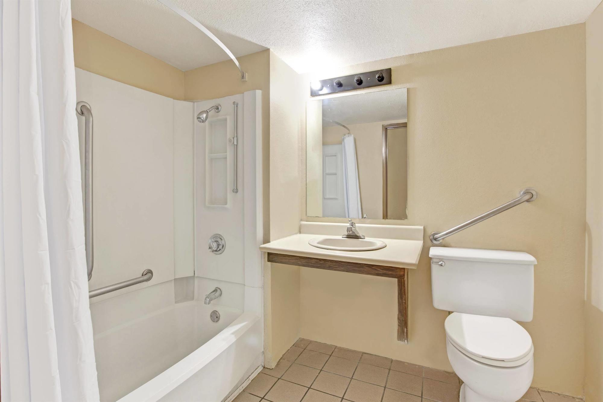 Monte Carlo Inn Houston Exterior photo