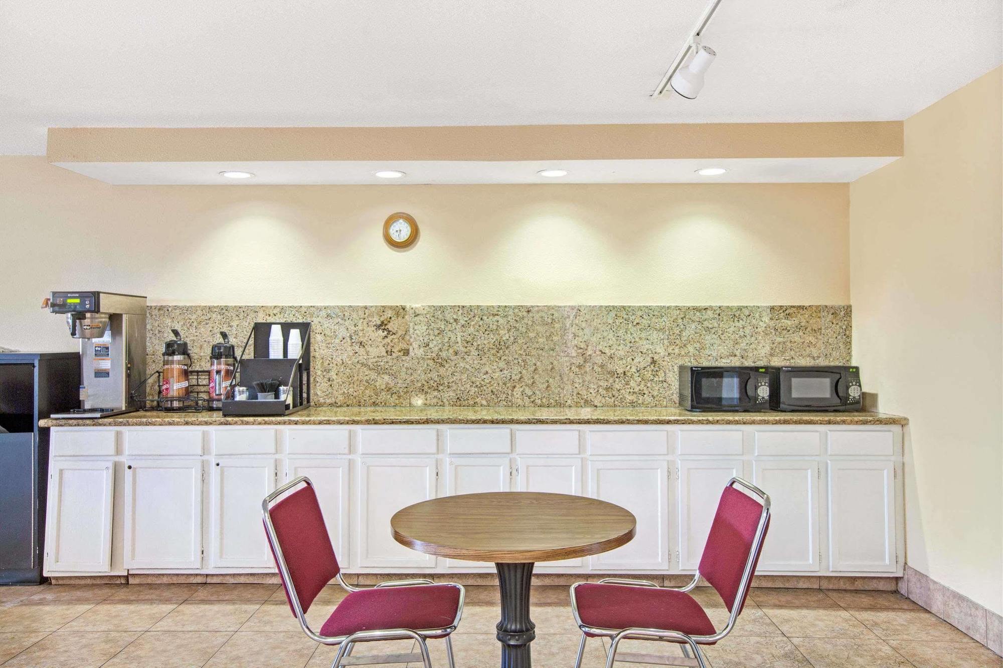 Monte Carlo Inn Houston Exterior photo